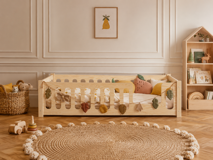 Lit simple Montessori 90x190 en bois avec barrières aux formes douces – Lit Cocon