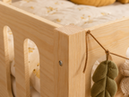 Lit enfant en bois ras du sol avec panneaux ajourés 90x190 – Lit Étoilé