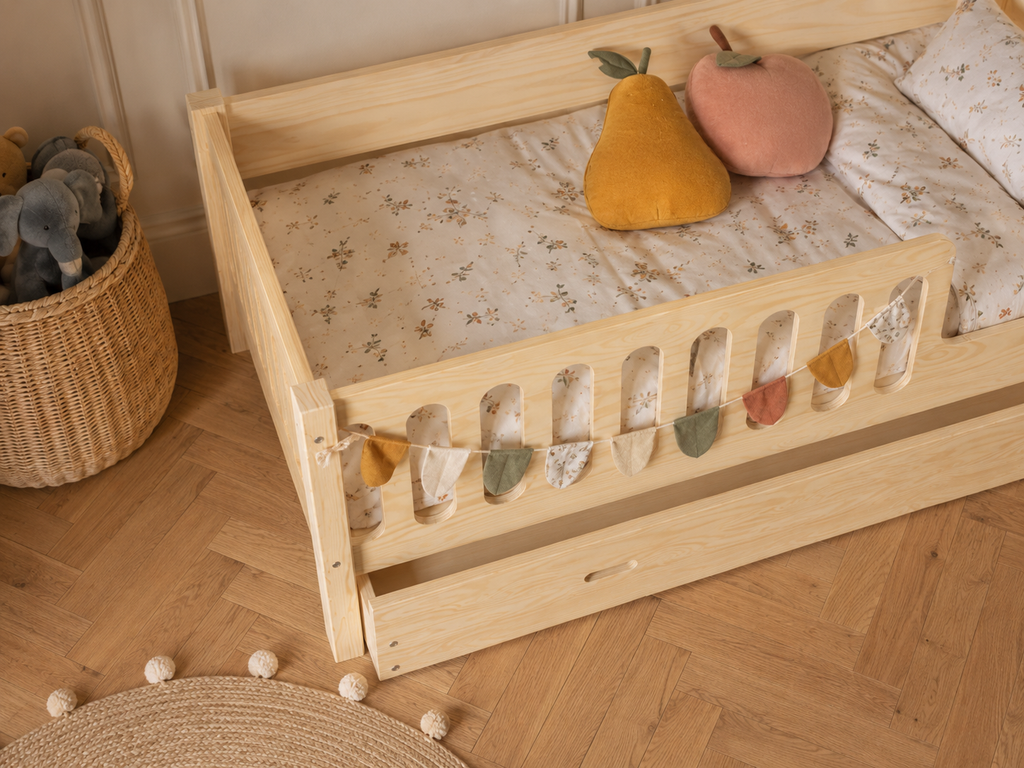Lit simple 80x160 en bois avec barrières de protection arrondies – Lit Nuage