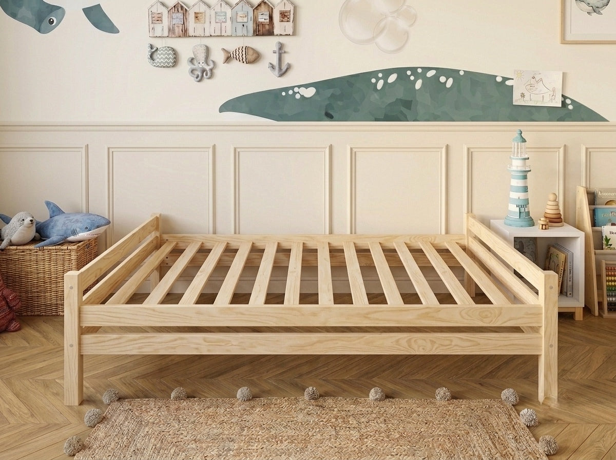 Lit double 120x200 en bois avec structure basse et chaleureuse – Lit Rêverie