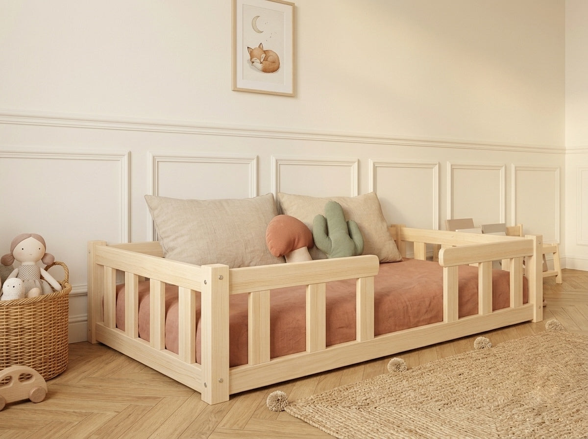 Lit double ras du sol en bois avec larges barrières 140x200 – Lit Nuage