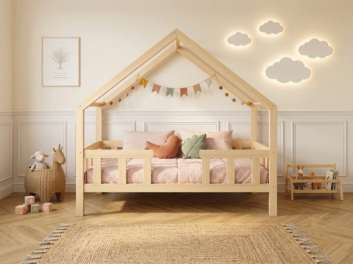 Lit double cabane 120x200 en bois avec barrières de sécurité et tiroir gigogne – Lit Boréal