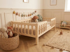 Lit enfant en bois avec panneaux ajourés protecteurs 90x190 – Lit Tendresse
